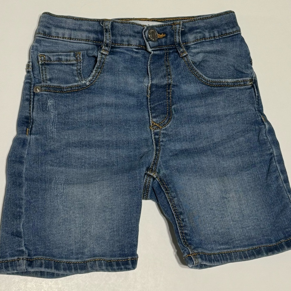 Zara kids jeans shorts, size 3-4 years, excellent conditions!